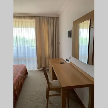 Apartment Spacious Apartment In A Luxury Complex By The Sea